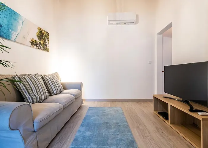 Апартаменты Homeysuite By Parque Nacoes